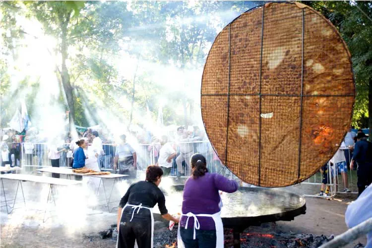 turismo-fiesta-torta-frita