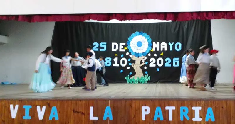 Acto-Escolar-25-Mayo